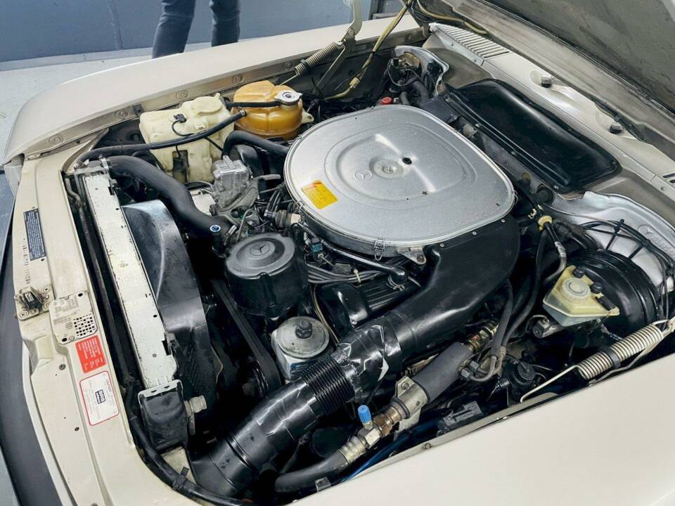 Bild 28/36 von Mercedes-Benz 560 SL (1989)