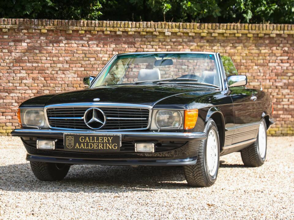 Image 17/50 de Mercedes-Benz 420 SL (1986)