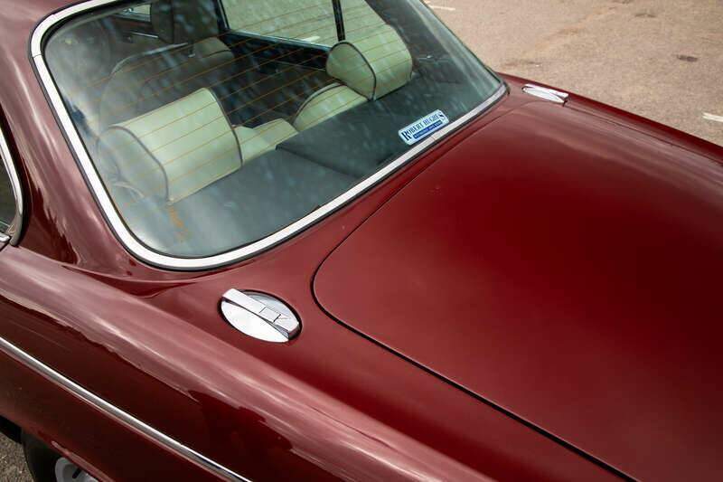 Image 44/50 of Daimler Double Six (1983)