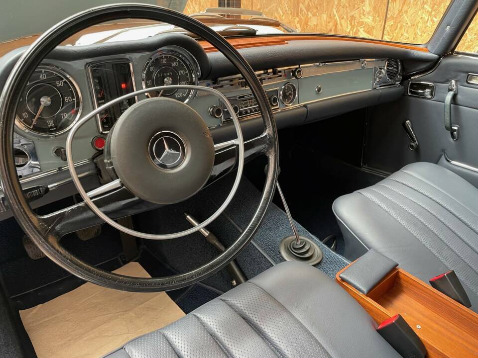 Image 7/9 de Mercedes-Benz 280 SL (1969)
