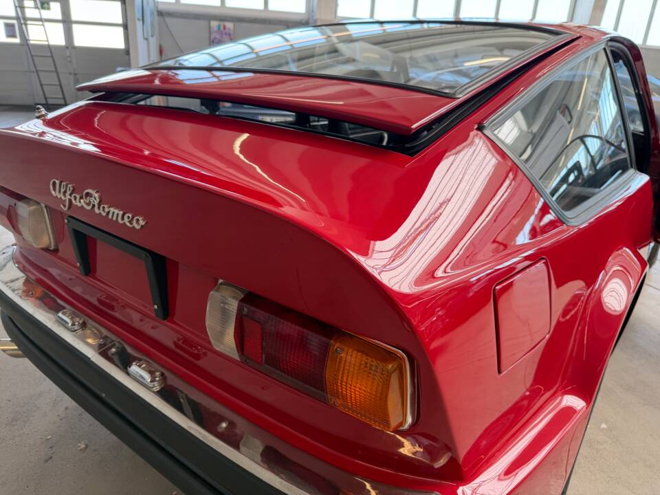 Immagine 25/50 di Alfa Romeo Junior Zagato GT 1300 (1972)