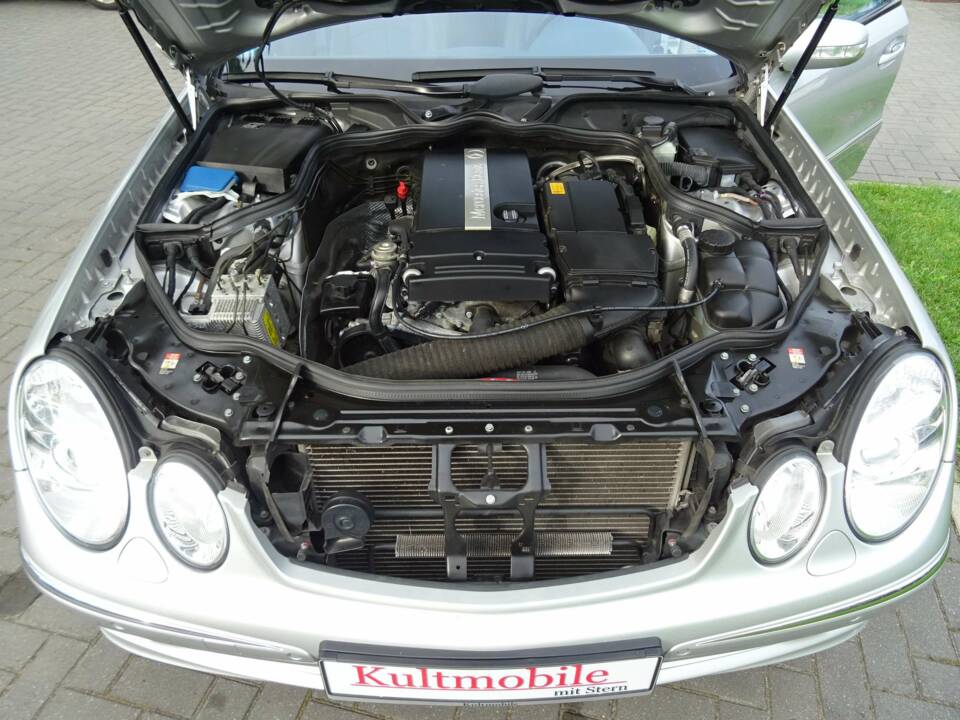 Image 8/25 of Mercedes-Benz E 200 Kompressor T (2004)