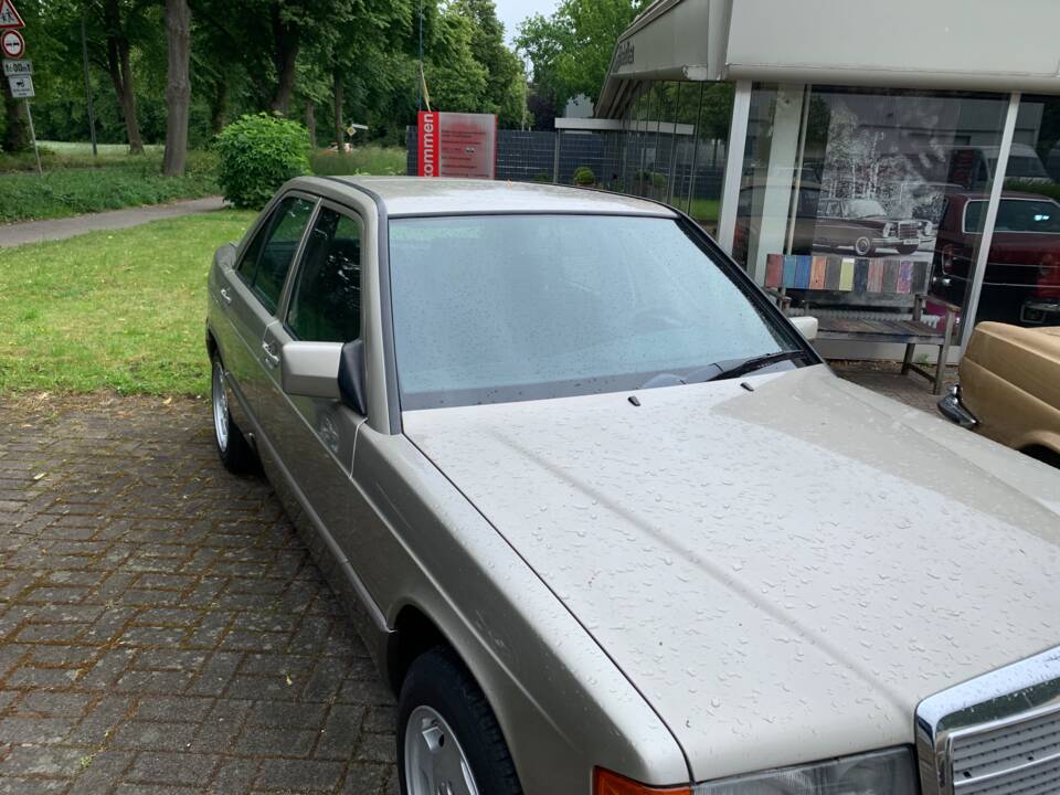 Bild 2/18 von Mercedes-Benz 190 E 1.8 (1991)