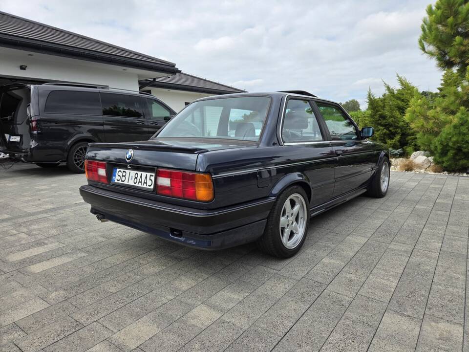 Bild 6/8 von BMW 325i (1989)