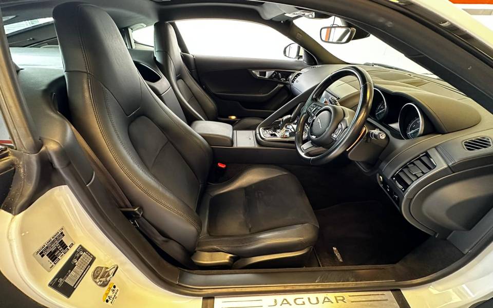 Image 28/46 de Jaguar F-Type S (2015)