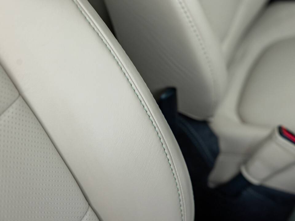 Image 32/50 of Aston Martin Cygnet (2013)