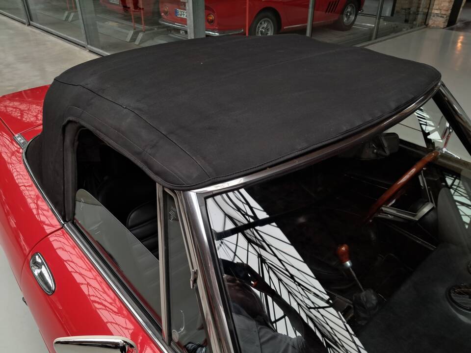 Image 28/38 of Alfa Romeo 2000 Spider Veloce (1978)