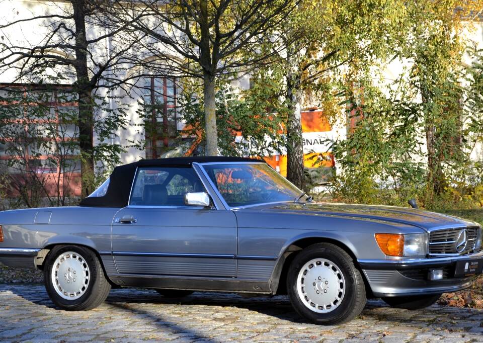 Image 23/36 of Mercedes-Benz 300 SL (1987)