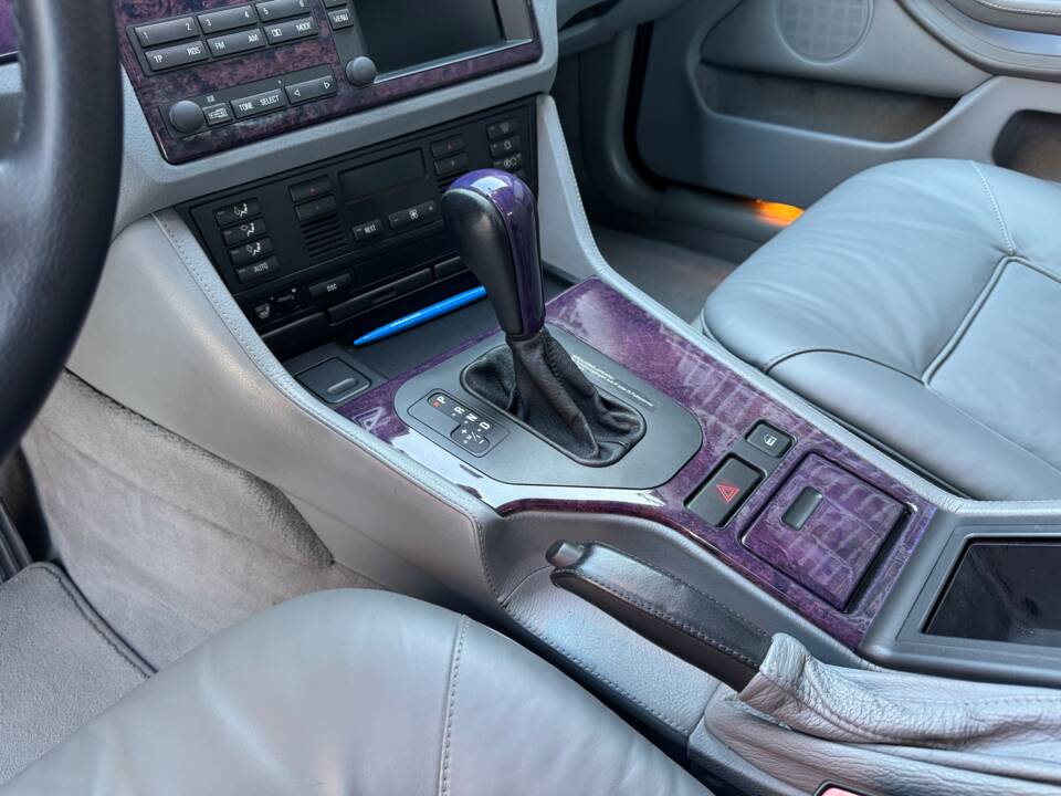 Image 38/100 of BMW 540i Touring (1998)