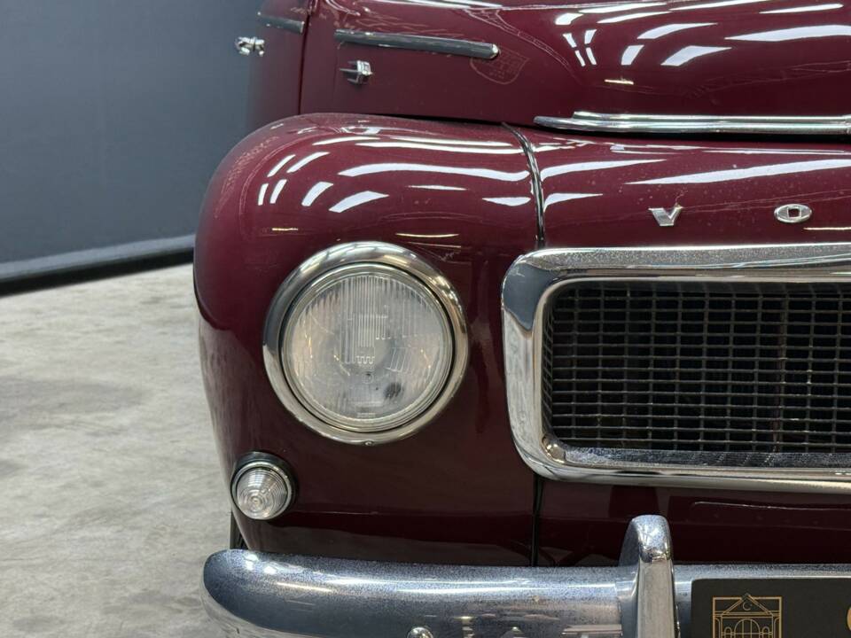 Image 17/50 of Volvo P 210 Duett (1962)