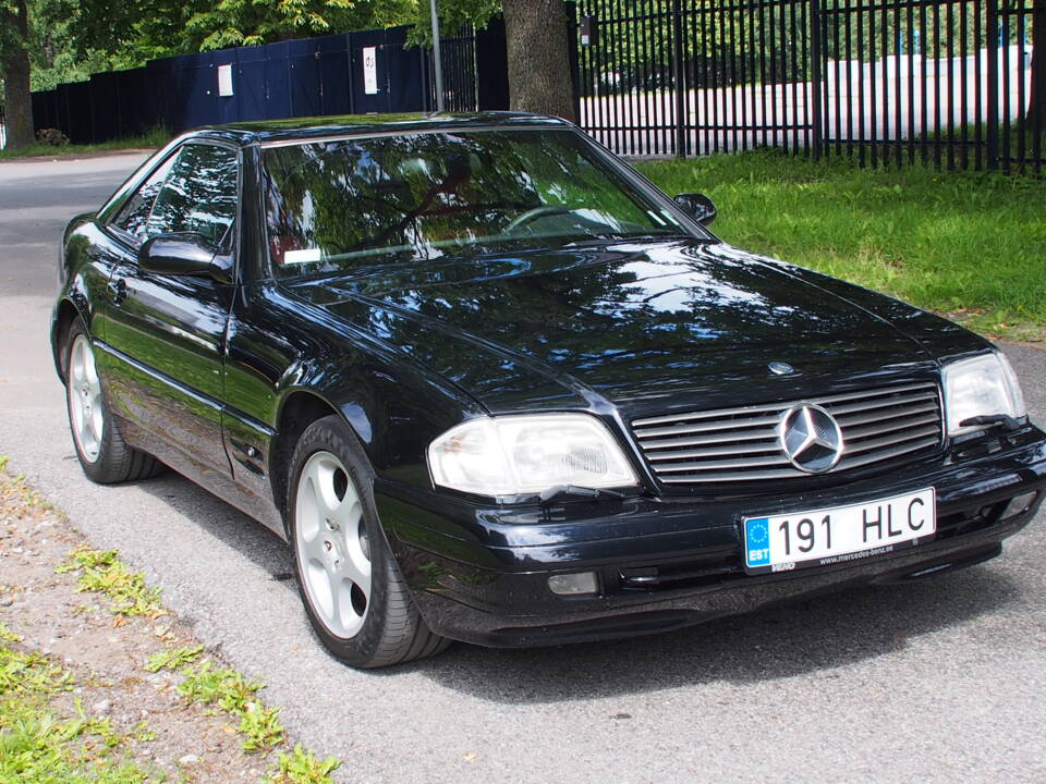 Image 1/20 of Mercedes-Benz SL 500 (2000)