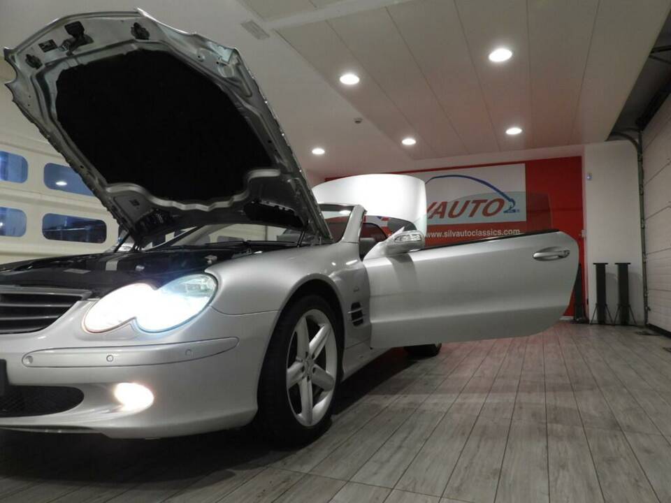 Bild 12/15 von Mercedes-Benz SL 350 (2004)