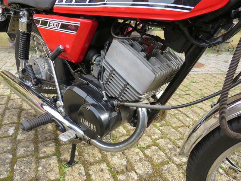 Image 18/40 of Yamaha RD 200 (1978)