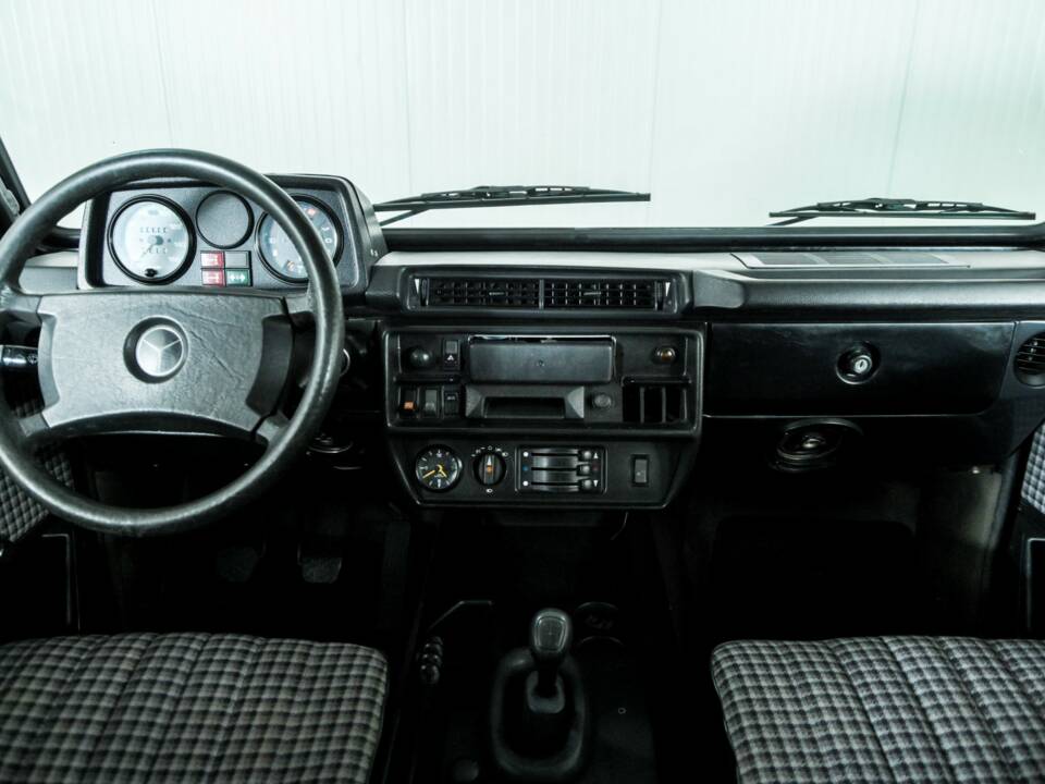 Afbeelding 11/50 van Mercedes-Benz 300 GD (SWB) (1983)