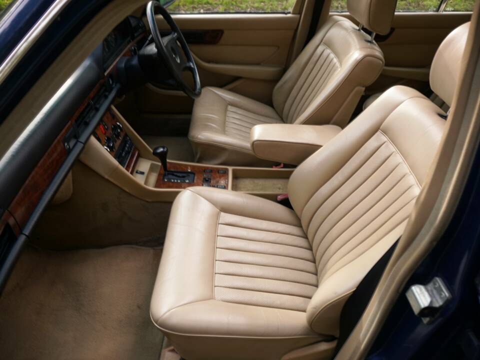 Afbeelding 12/20 van Mercedes-Benz 500 SE (1988)