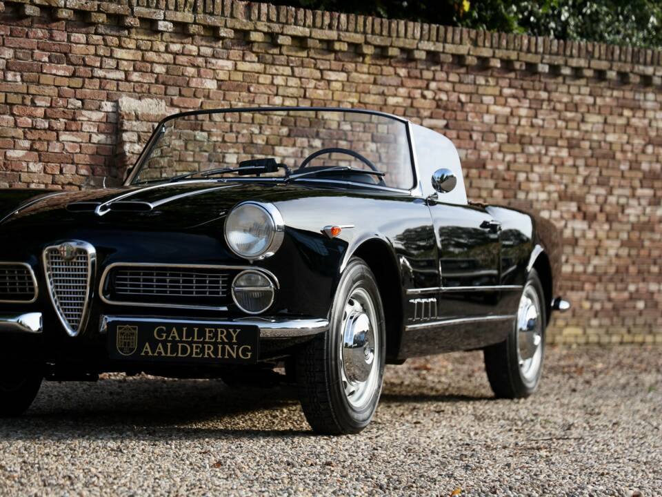 Bild 31/50 von Alfa Romeo 2000 Spider (1961)