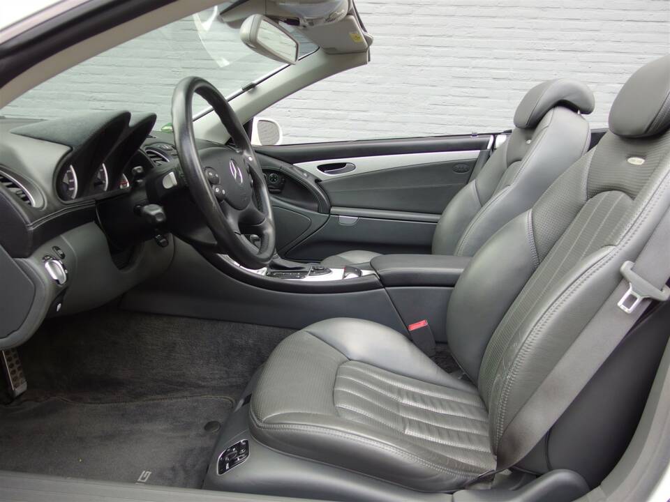 Image 47/97 de Mercedes-Benz SL 55 AMG (2003)