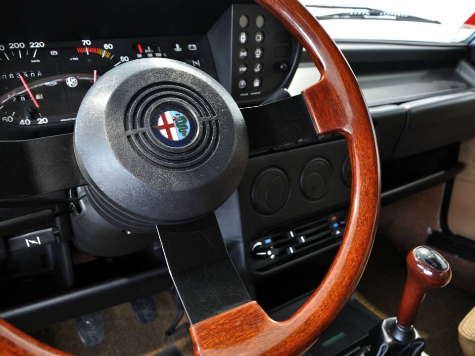 Bild 45/50 von Alfa Romeo Giulietta 1.8 (1985)