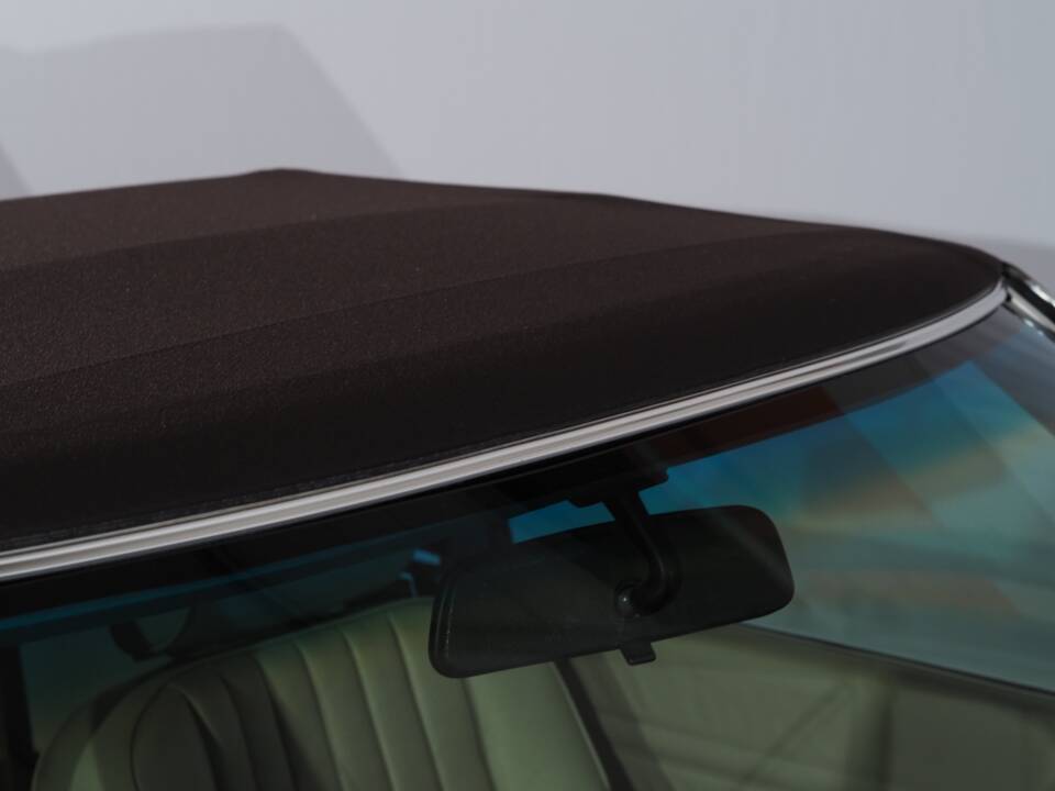 Image 40/50 of Mercedes-Benz 560 SL (1988)