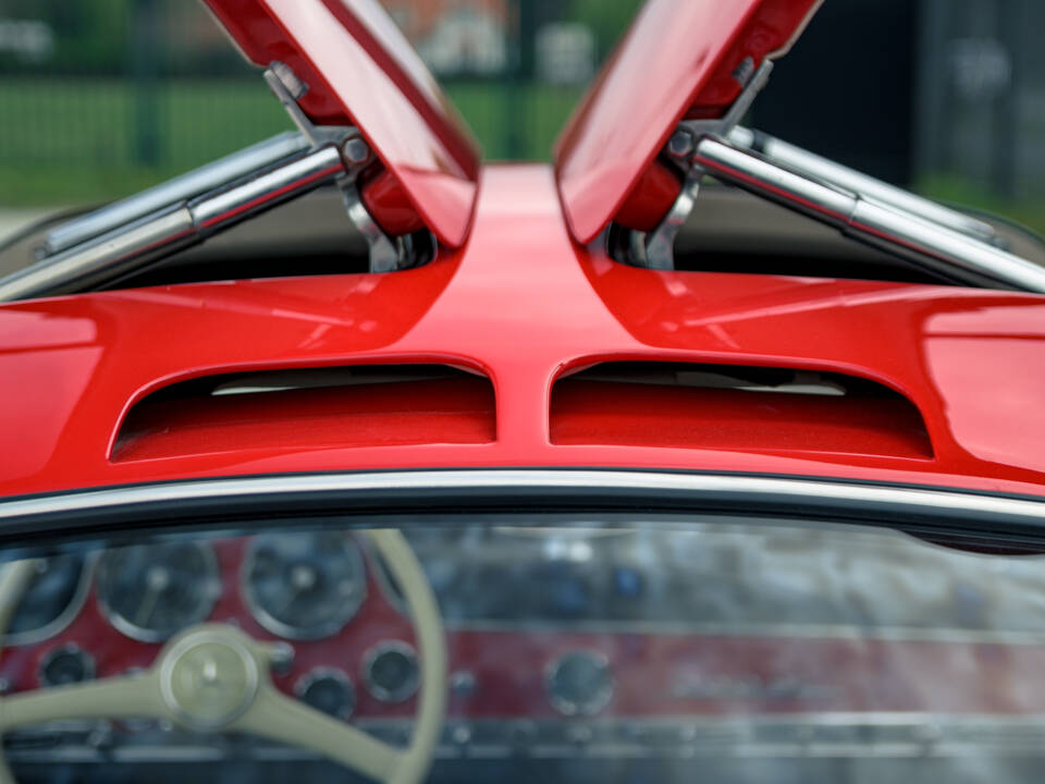 Image 17/38 of Mercedes-Benz 300 SL &quot;Gullwing&quot; (1955)