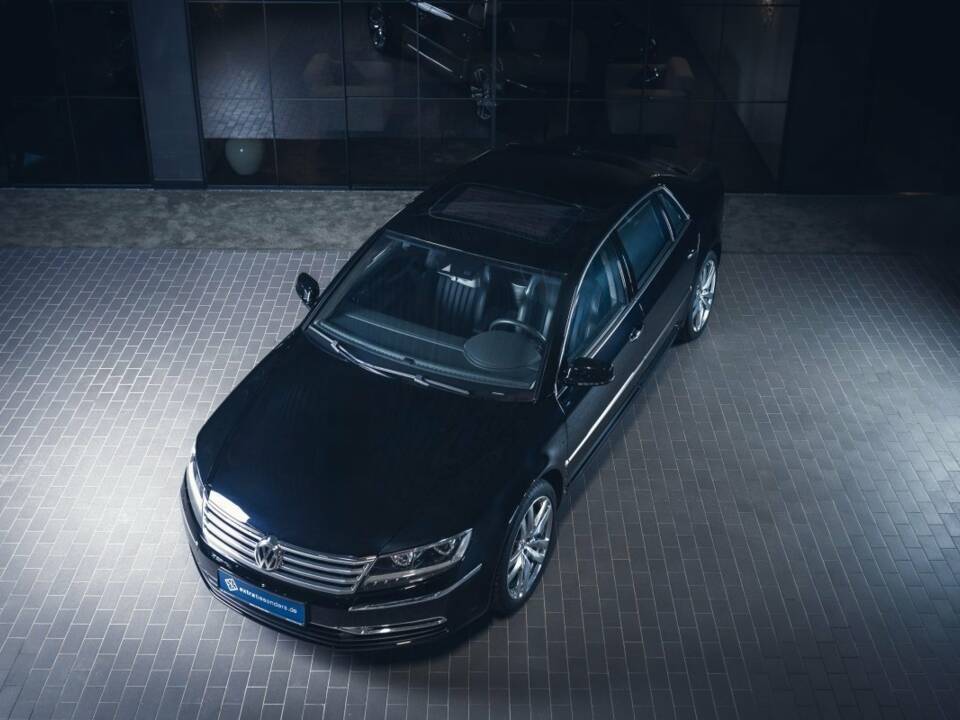 Image 1/15 of Volkswagen Phaeton W12 (2010)