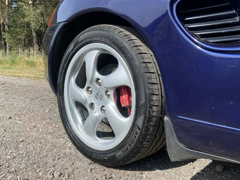 Image 17/50 of Porsche Boxster S (2001)