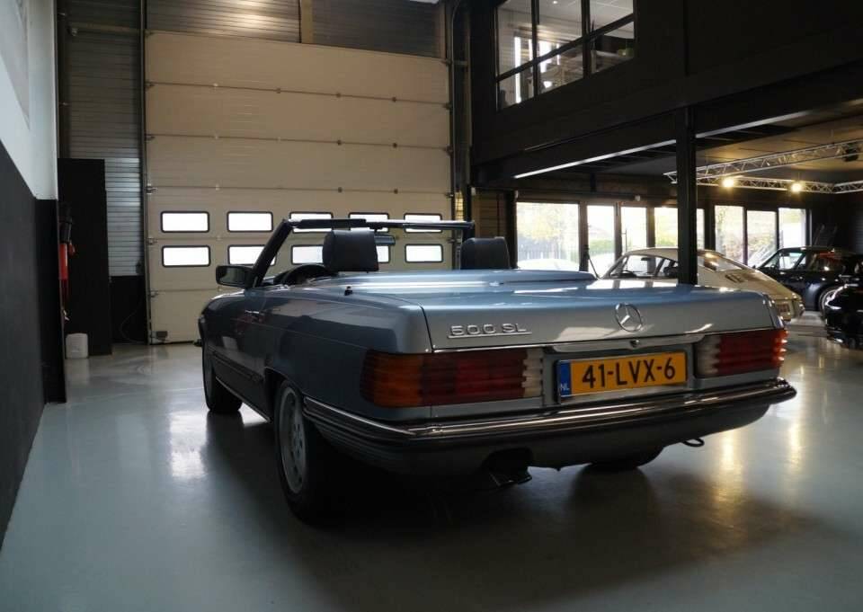 Image 30/41 of Mercedes-Benz 500 SL (1986)