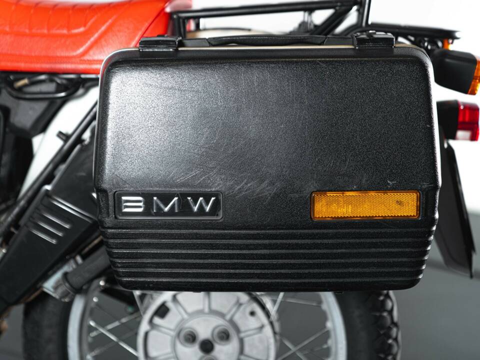 Bild 18/34 von BMW DUMMY (1987)