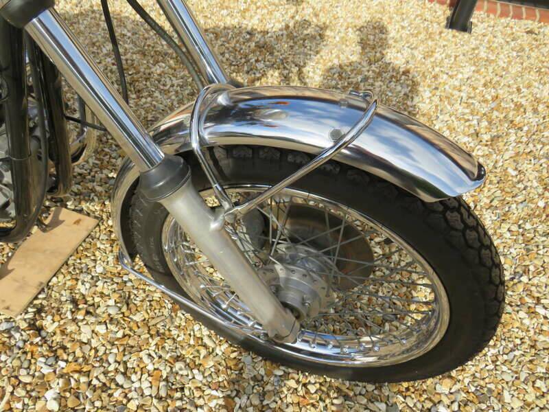 Image 34/44 of Triumph DUMMY (1976)