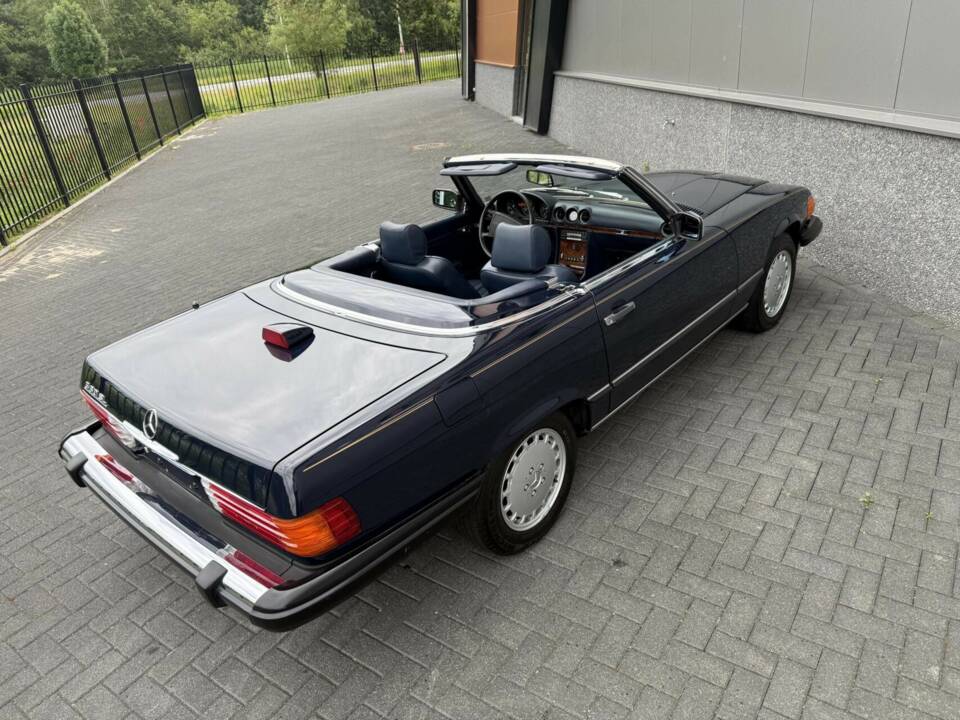 Image 12/50 of Mercedes-Benz 560 SL (1986)