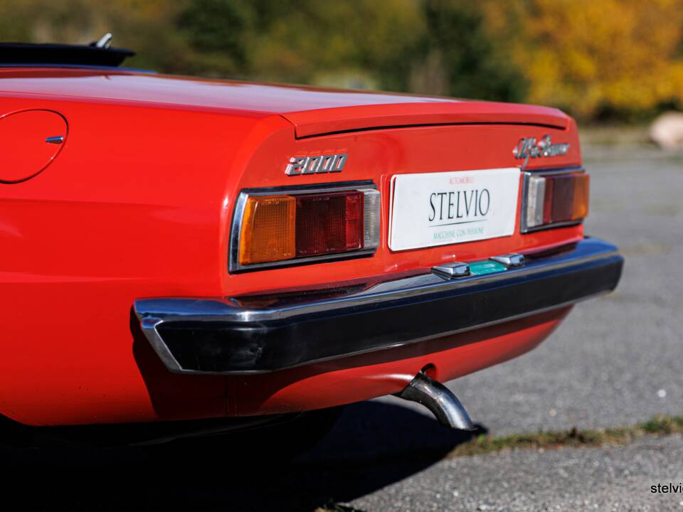 Image 21/43 of Alfa Romeo Spider Veloce 2000 (1976)