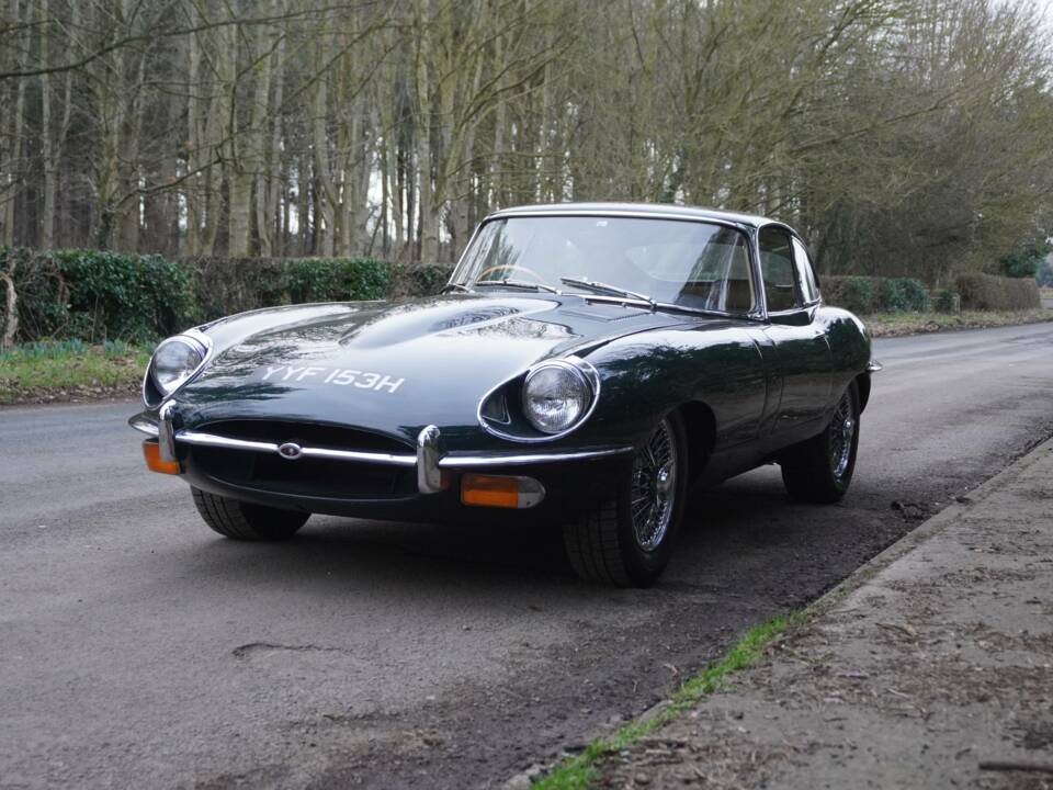 Afbeelding 3/18 van Jaguar E-Type (1970)