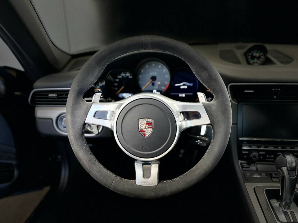 Afbeelding 13/15 van Porsche 911 GT3 (2015)