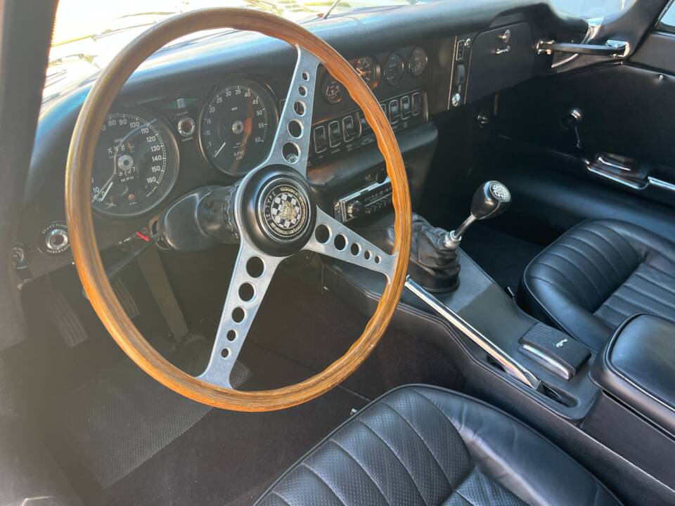 Image 10/15 de Jaguar E-Type (1969)