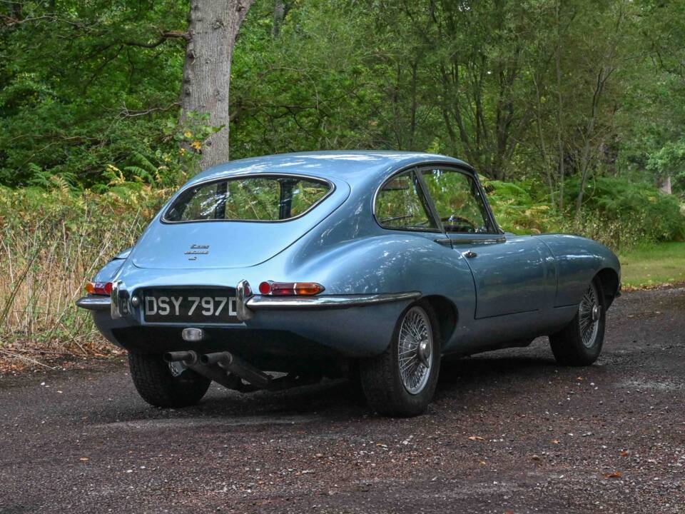 Image 3/50 of Jaguar E-Type (2+2) (1966)