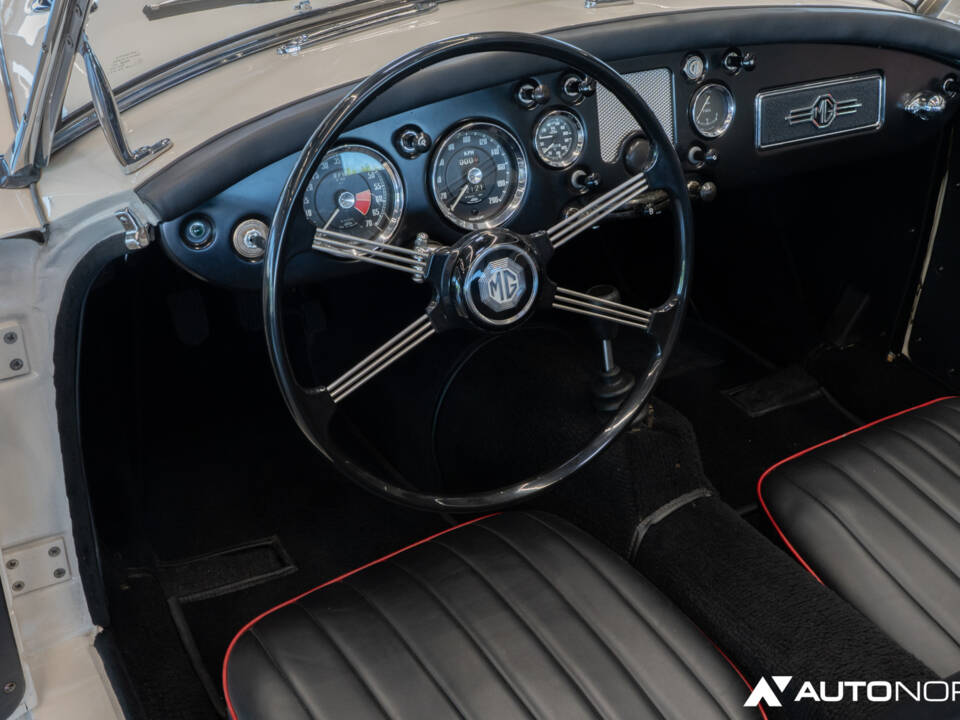 Image 45/65 of MG MGA 1600 (1960)