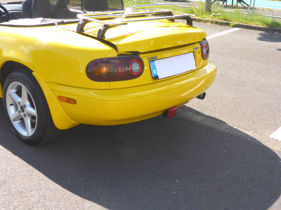 Immagine 26/56 di Mazda MX-5 1.6 (1995)