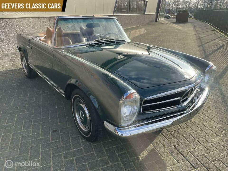 Image 10/45 de Mercedes-Benz 280 SL (1970)