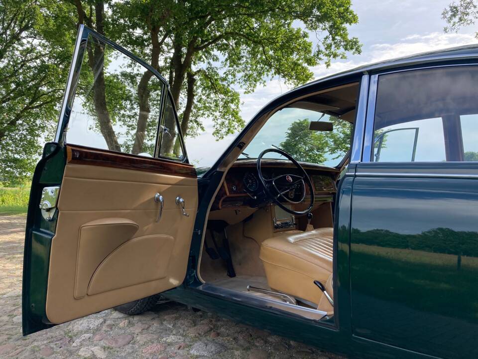 Image 13/35 de Jaguar Mk II 3.8 (1961)