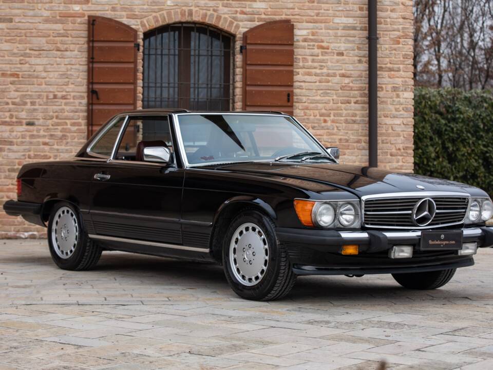 Afbeelding 6/50 van Mercedes-Benz 560 SL (1986)