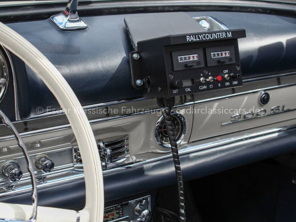 Image 27/38 de Mercedes-Benz 300 SL Roadster (1961)