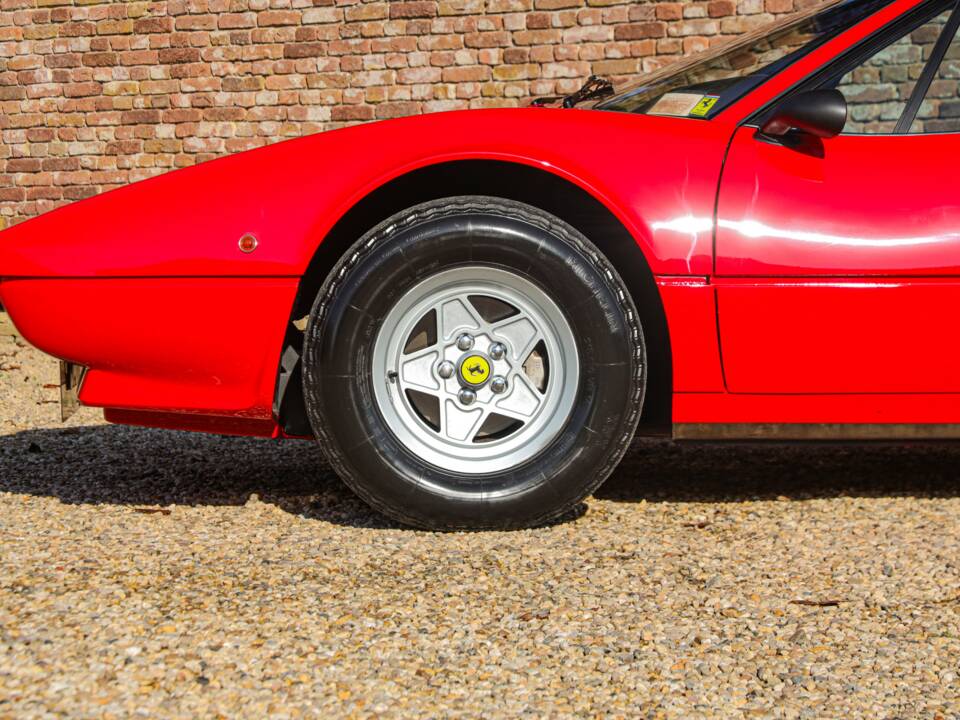 Image 12/50 de Ferrari 308 GTB (1977)