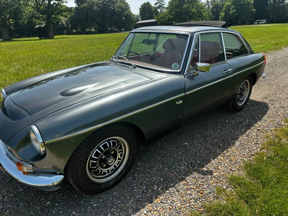 Image 13/38 of MG MGB GT V8 (1974)