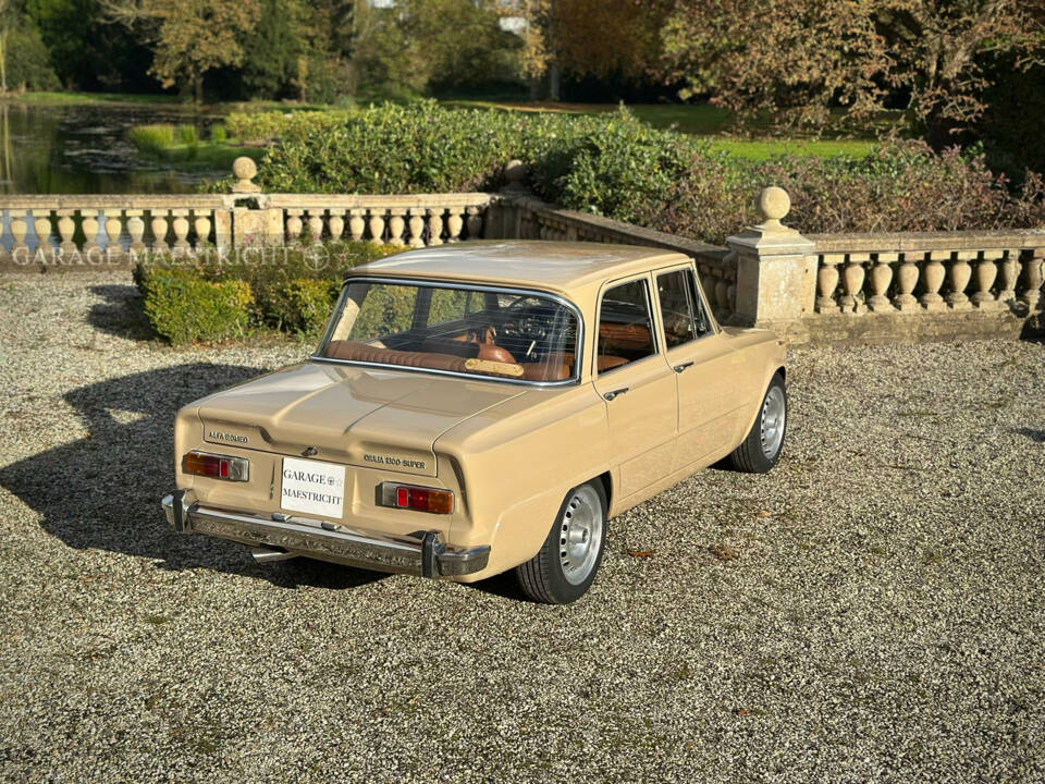 Afbeelding 41/100 van Alfa Romeo Giulia 1300 Super (1971)