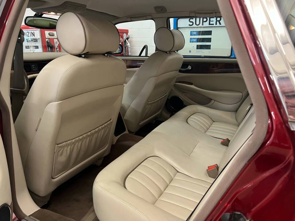 Bild 11/16 von Jaguar XJ 8 4.0 Executive (2000)