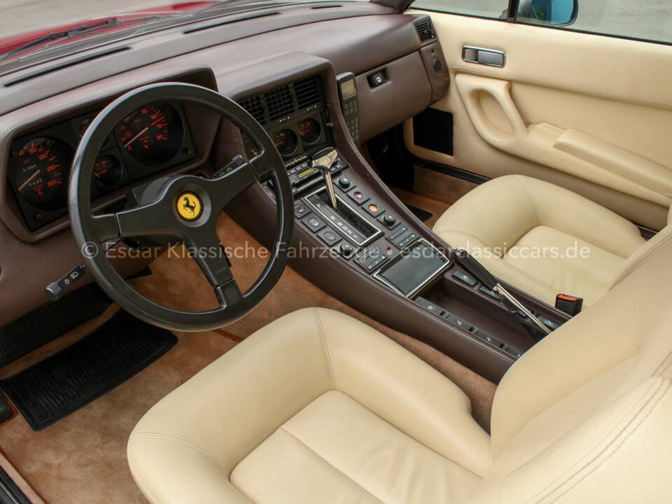 Image 17/42 de Ferrari 412 (1986)