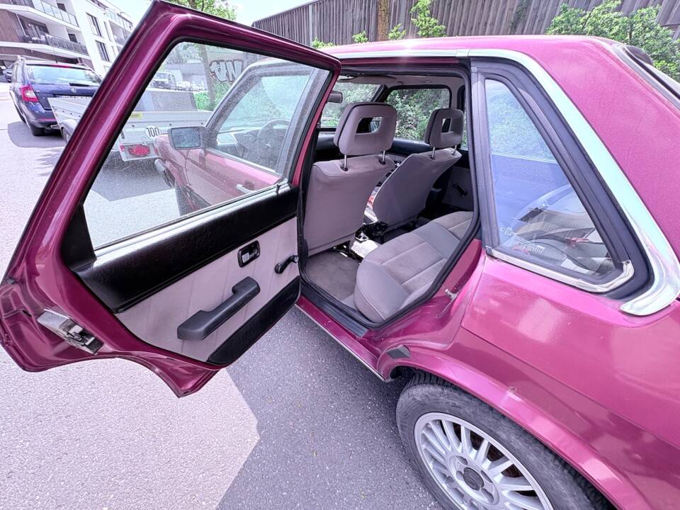 Image 16/32 of Audi 80 1.6 (1986)