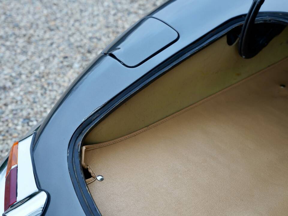 Immagine 10/50 di Jaguar E-Type 3.8 (1961)