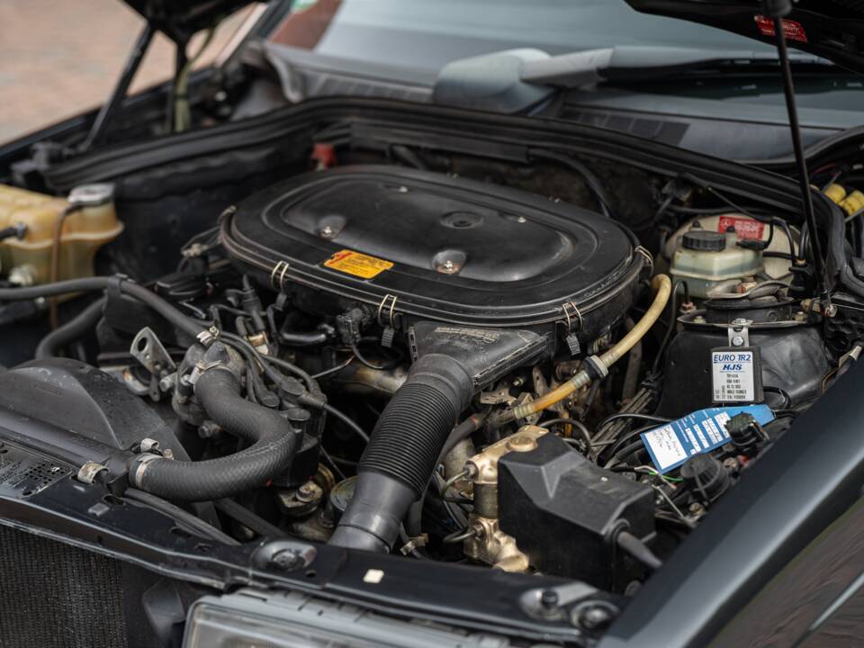 Bild 9/74 von Mercedes-Benz 190 E (1990)