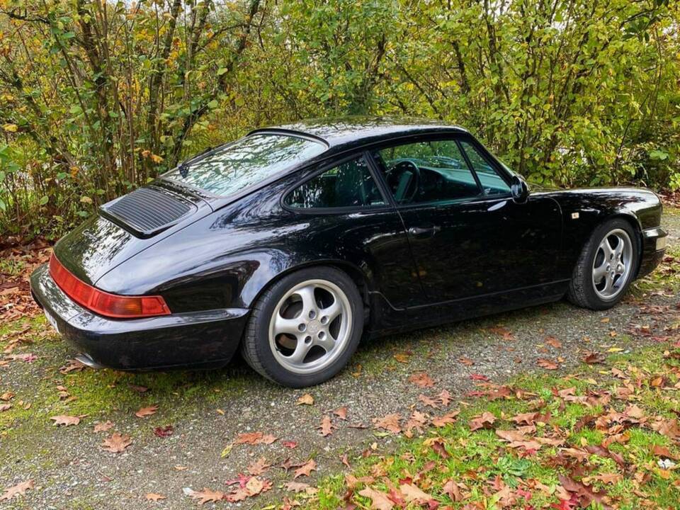 Image 7/8 of Porsche 911 Carrera 2 (1990)